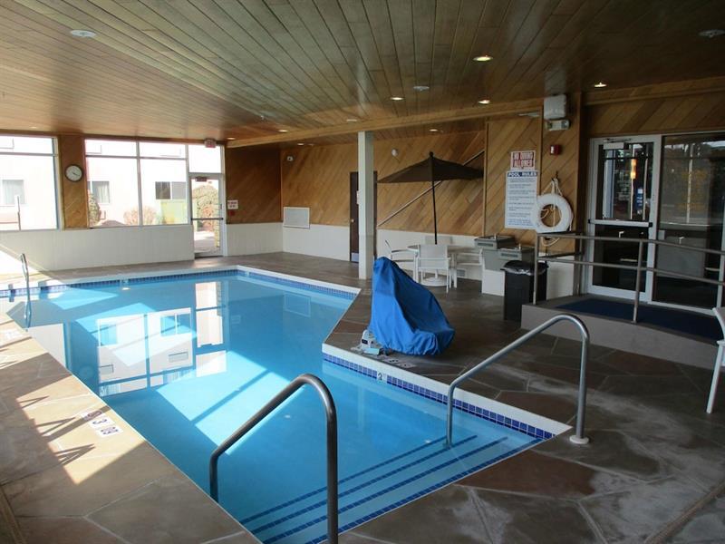 Western I-94 Hotel