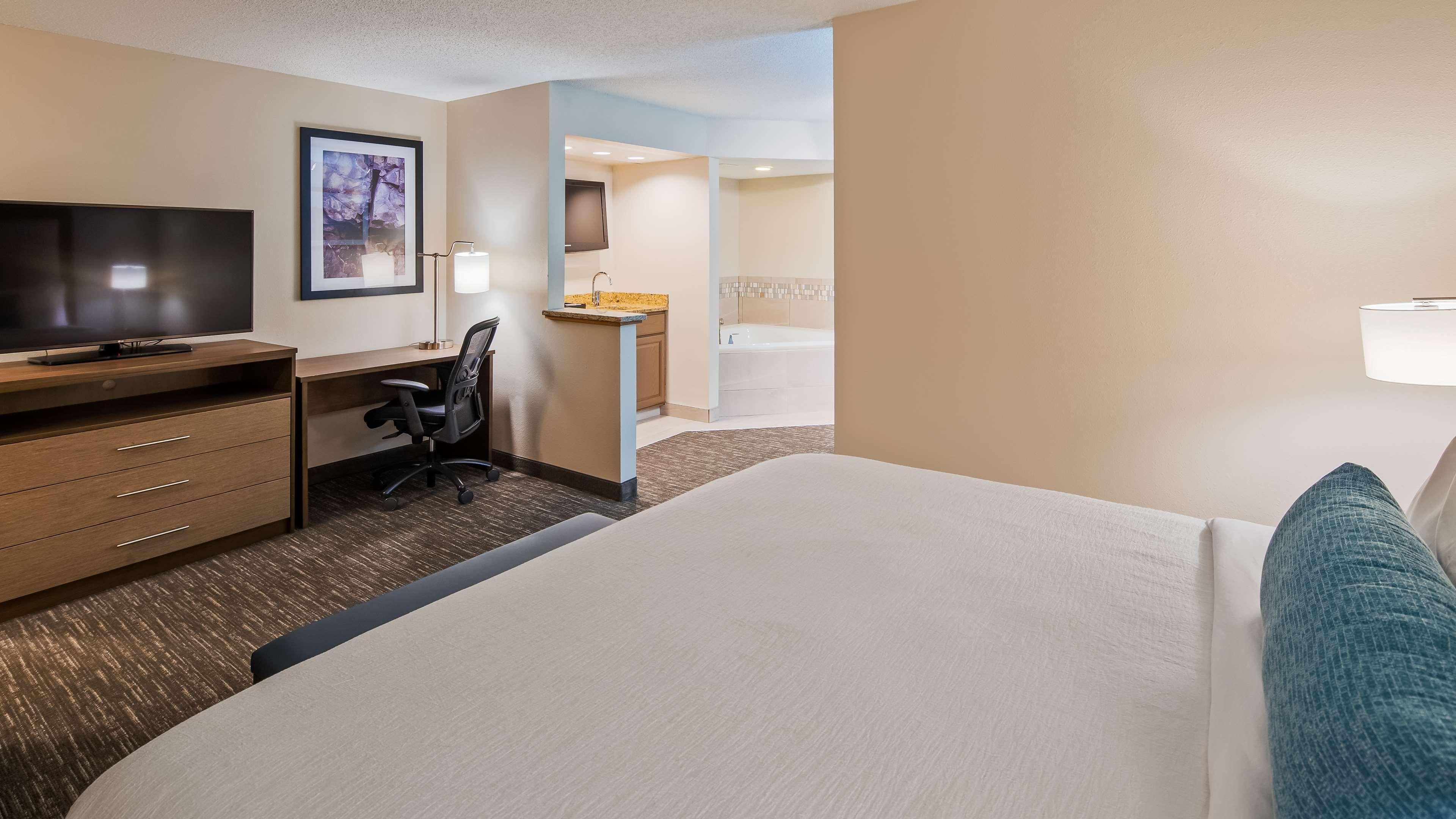 Best Western Plus I-94 Hudson